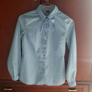 Women's Thomas Pink Wardrobe blue striped button down with bow. Size 6.